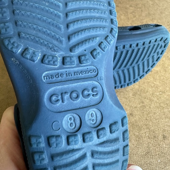 CROCS Classic navy clogs children’s unisex girls 8 or boy’s 9 excellent preowned - Picture 8 of 9